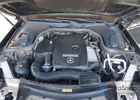 2017 Mercedes-Benz E 300 z USA, uszkodzony, nr VIN WDDZF4JB7HA037426